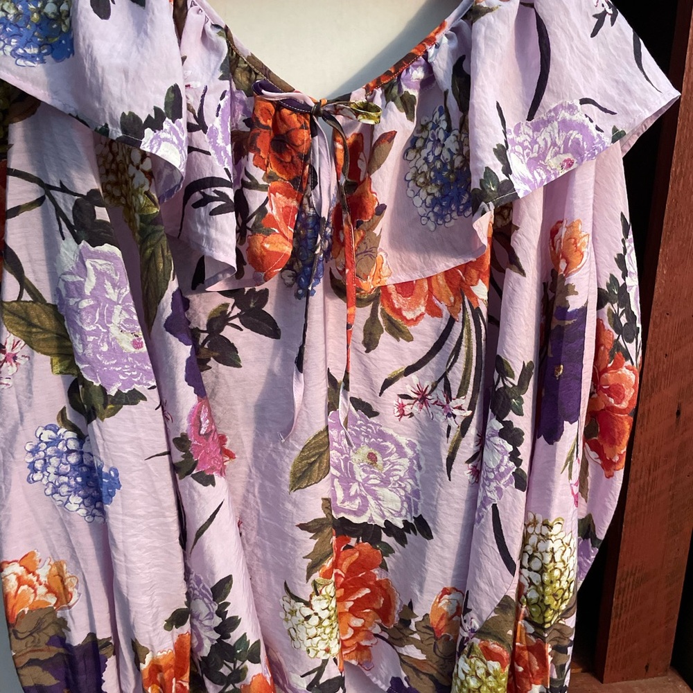 H&M XXL Ladies Long Sleeve Blouse, with tags, floral hydrangea print